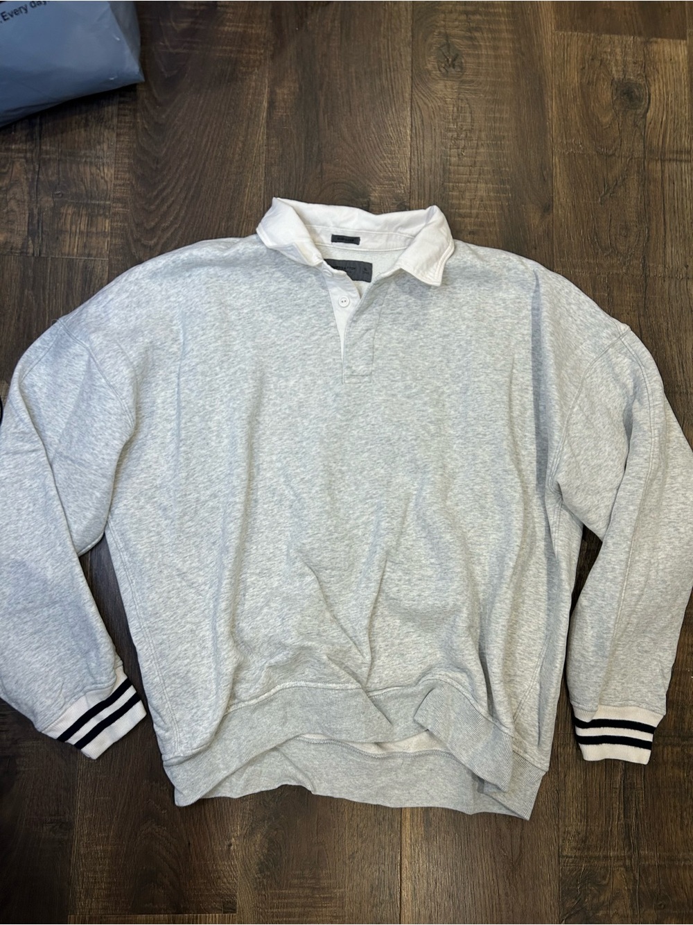 Abercrombie & Fitch Light Gray Rugby Sweatshirt with White Collar